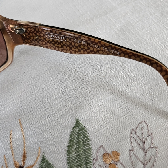 Beautiful Coach Sunglasses 👓 amber glasses - Picture 4 of 15